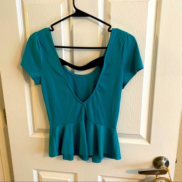 A’gaci Open Back Peplum Top Approx Size Small - Picture 3 of 5
